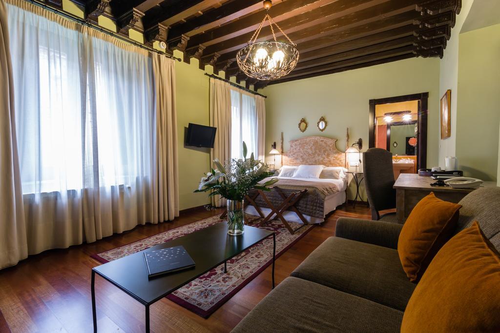 Palacio De Mariana Pineda Гранада Номер фото